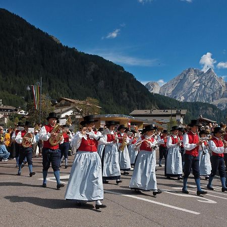 Hotel Grohmann Campitello di Fassa Bagian luar foto