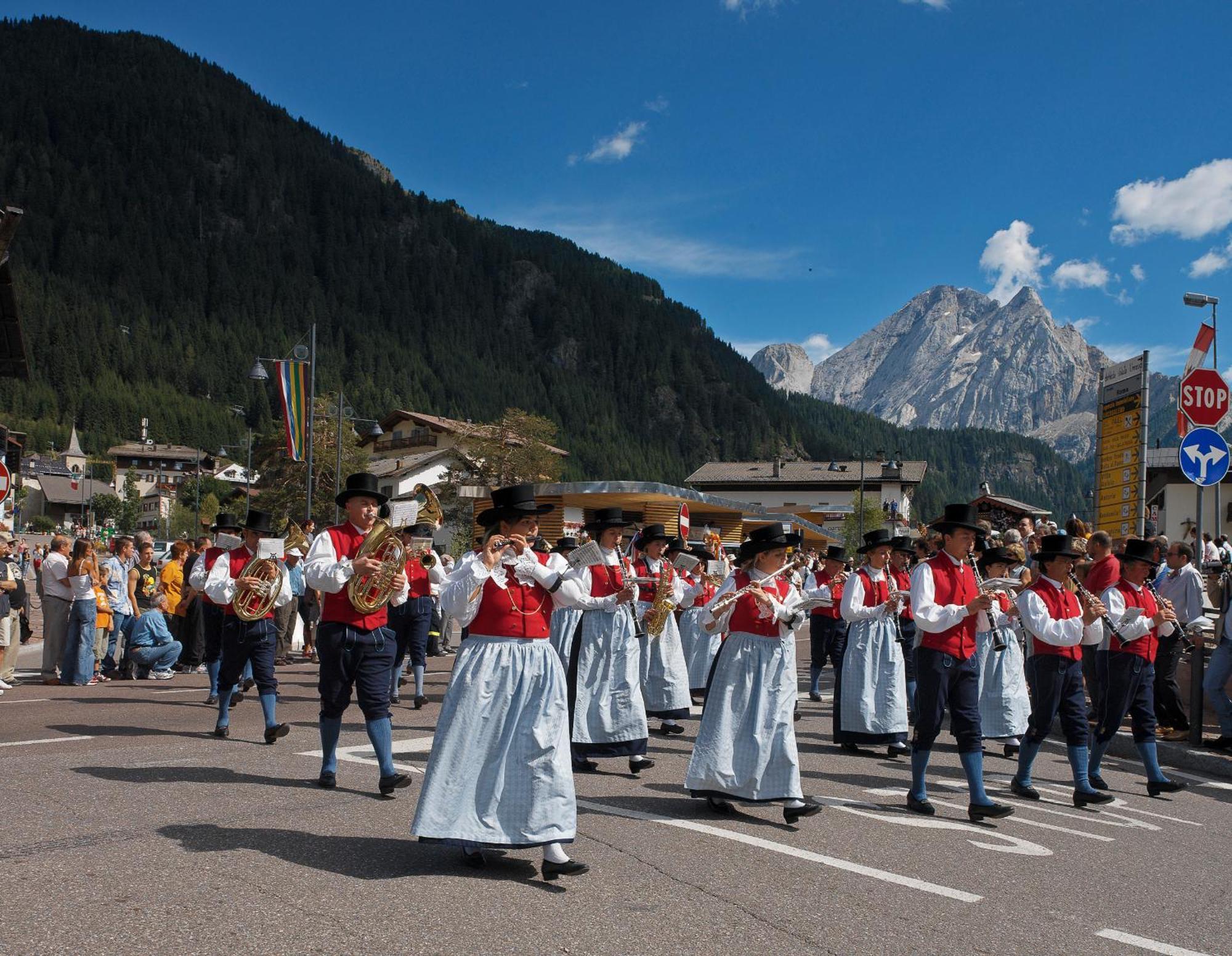 Hotel Grohmann Campitello di Fassa Bagian luar foto