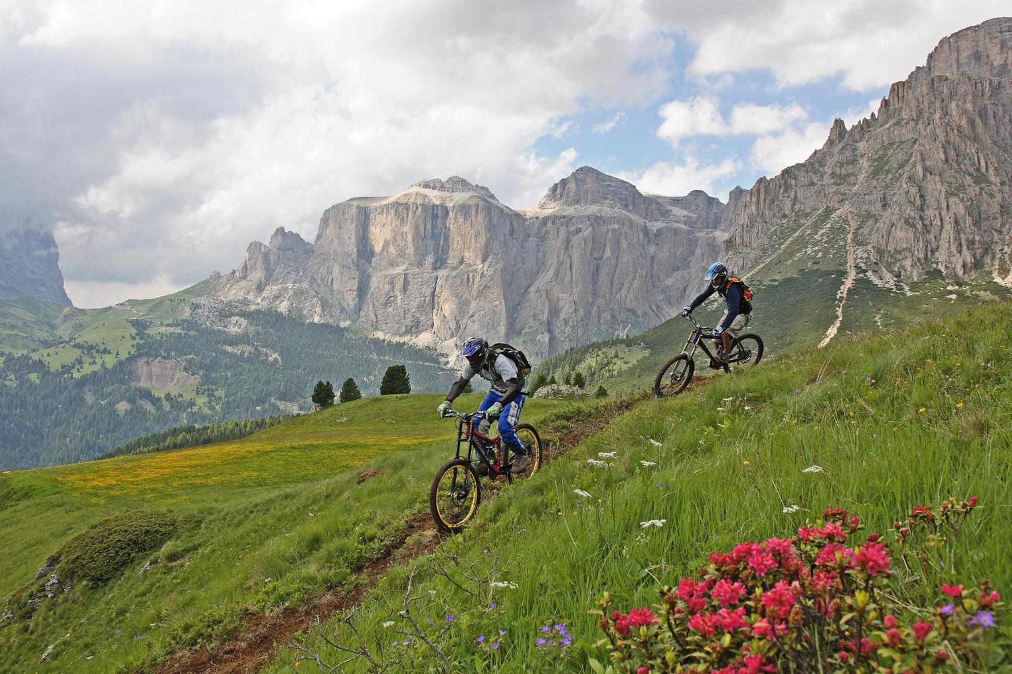 Hotel Grohmann Campitello di Fassa Bagian luar foto